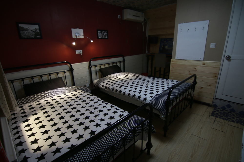 Djmt Universal Guest House Xi'an  Dış mekan fotoğraf